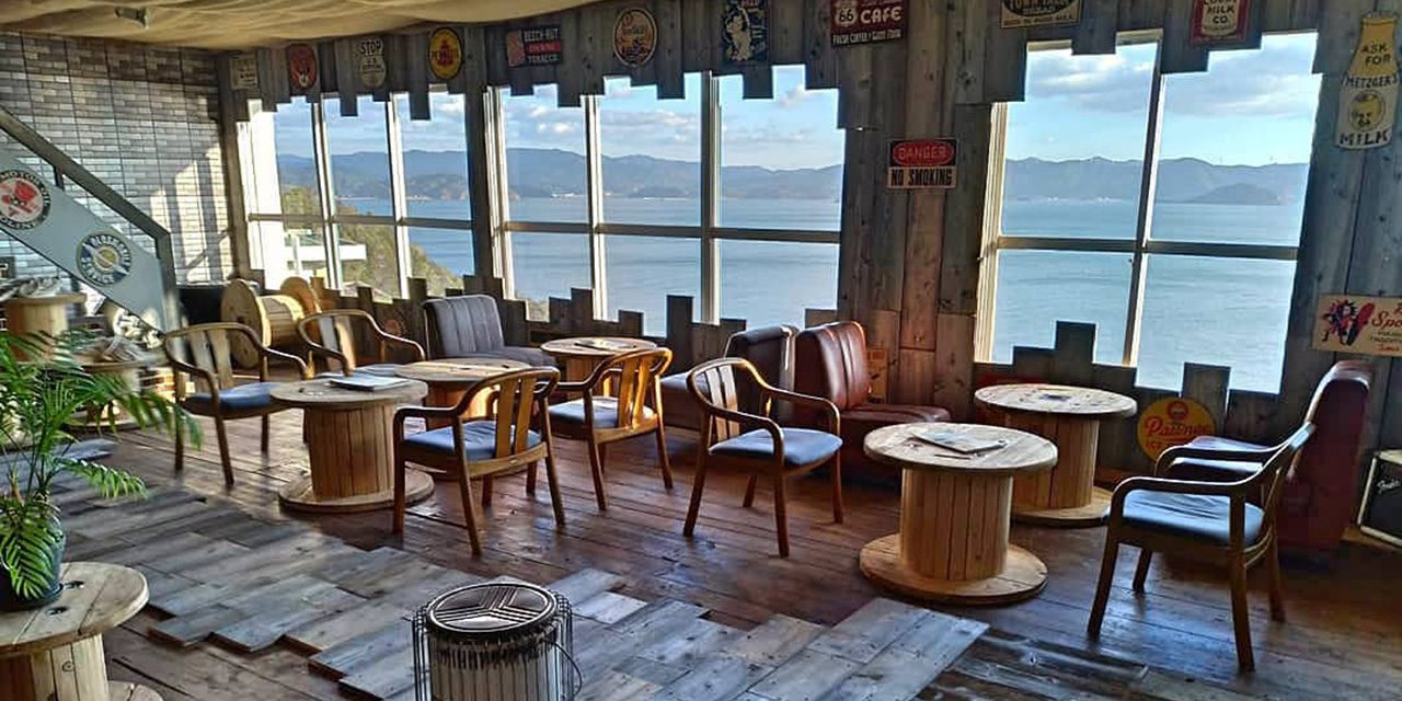 ヤビカフェ | ヤビツビレッジ（YABITSU VILLAGE） | 和歌山県有田市 | 1日1組限定キャンプ、SUP（サップ）、BBQ、釣りも楽しめます