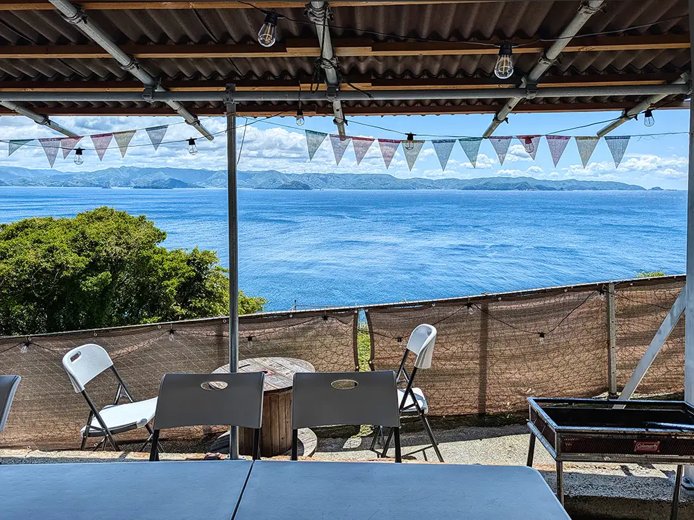 海と同じ高さじゃない、海を「見下ろす」絶景BBQ